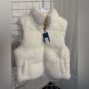 Universal Thread Cream Fuzzy Puffer Vest SZ L
